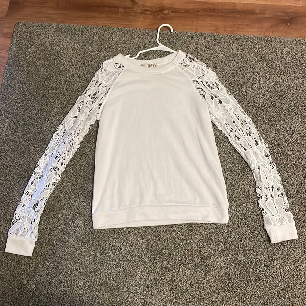 White long sleeve with lace arms